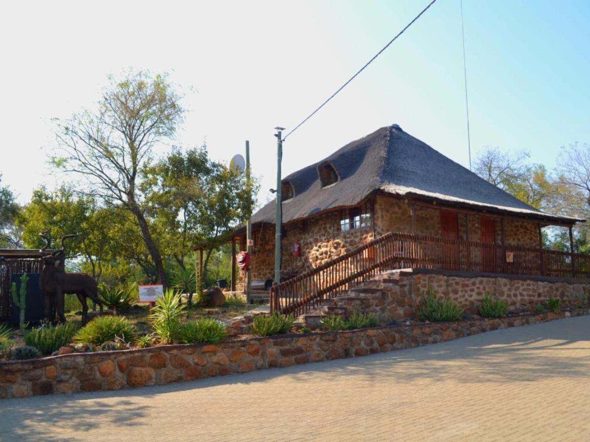 Thandabantu Game Lodge Roossenekal Exterior foto