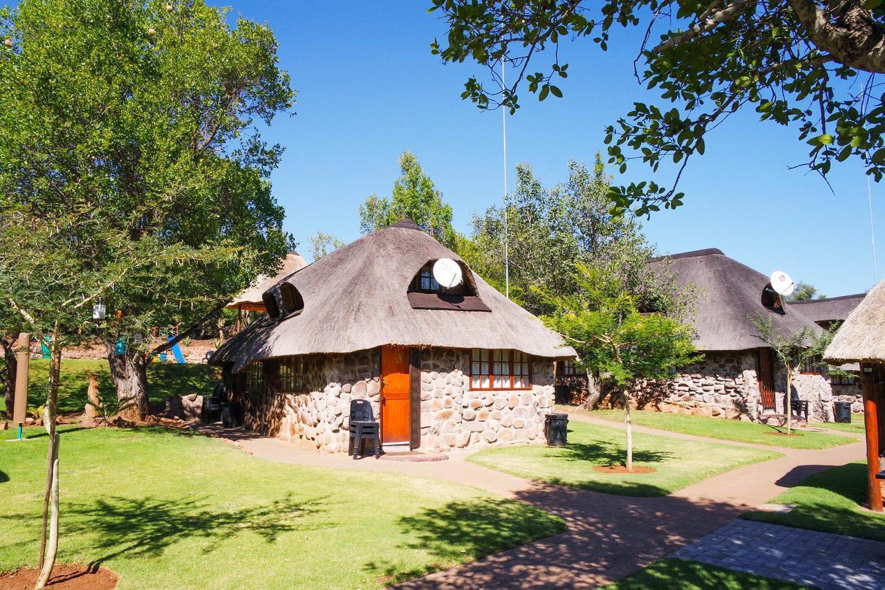 Thandabantu Game Lodge Roossenekal Exterior foto