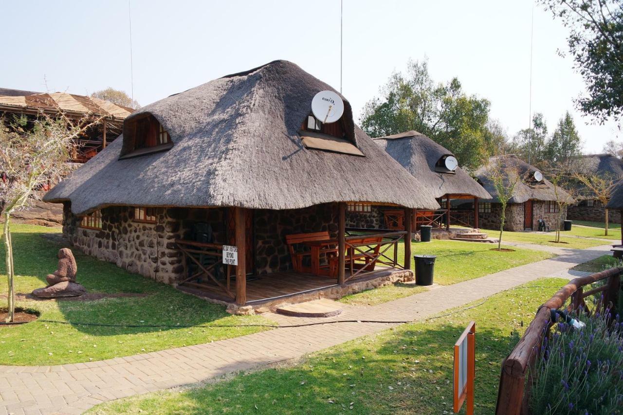 Thandabantu Game Lodge Roossenekal Exterior foto